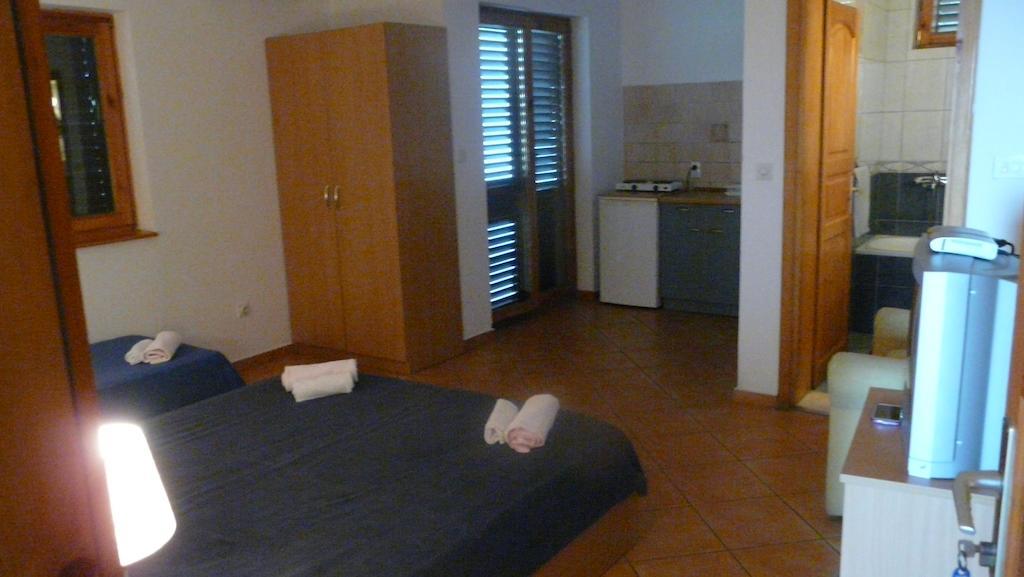 Guest House Zivkovic スヴェティ・ステファン 部屋 写真